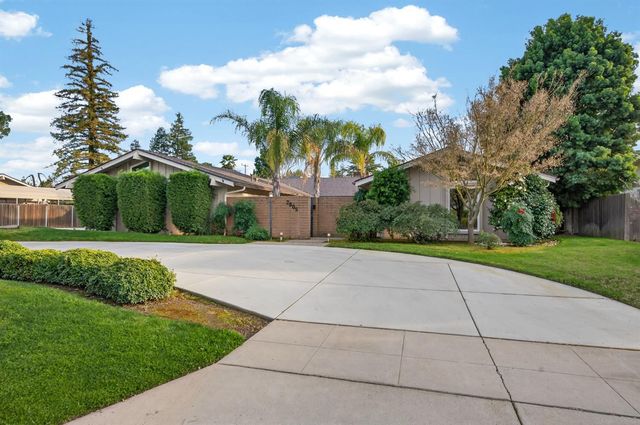 2805 W Spruce Avenue, Fresno, CA 93711