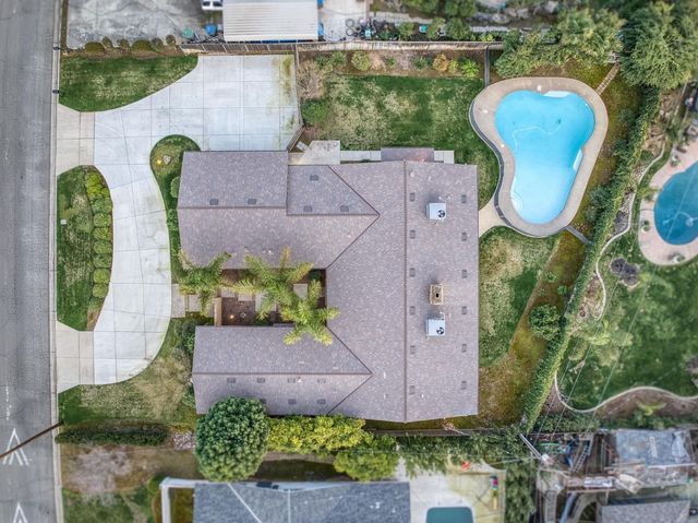 2805 W Spruce Avenue, Fresno, CA 93711