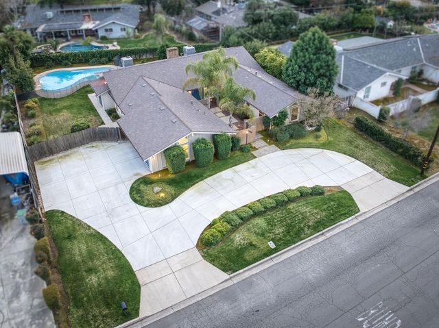 2805 W Spruce Avenue, Fresno, CA 93711