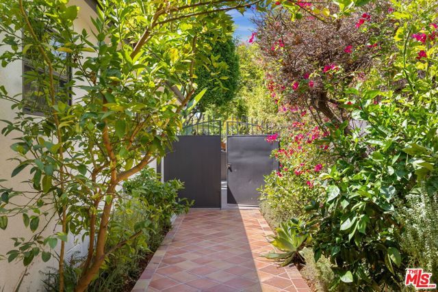 428 Norwich Drive, West Hollywood, CA 90048