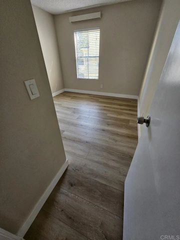 2085 Lakeridge Circle 202, Chula Vista, CA 91913
