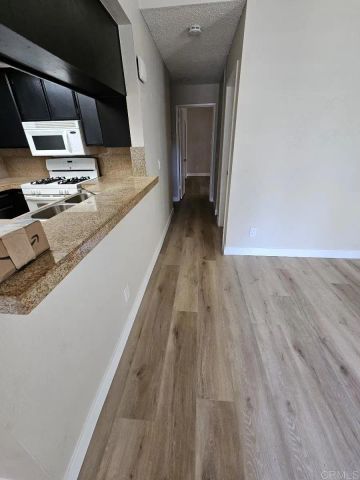 2085 Lakeridge Circle 202, Chula Vista, CA 91913