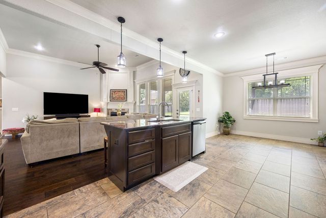 1011 Hunters Pointe, Bentonville, AR 72713