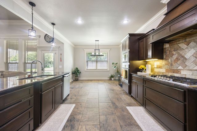 1011 Hunters Pointe, Bentonville, AR 72713