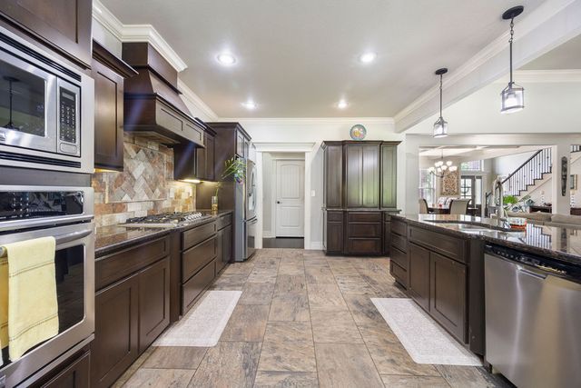 1011 Hunters Pointe, Bentonville, AR 72713