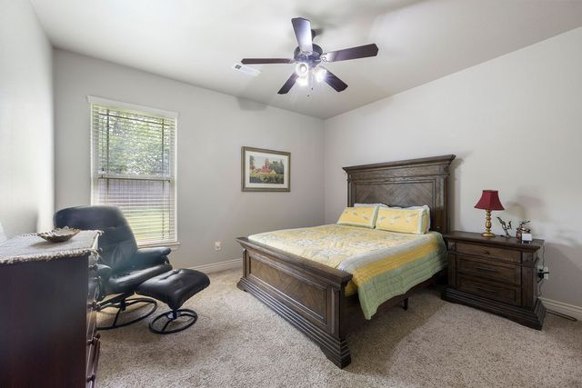 1011 Hunters Pointe, Bentonville, AR 72713