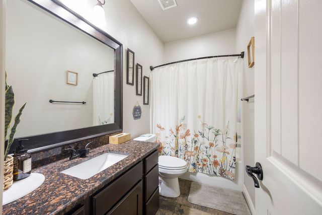 1011 Hunters Pointe, Bentonville, AR 72713