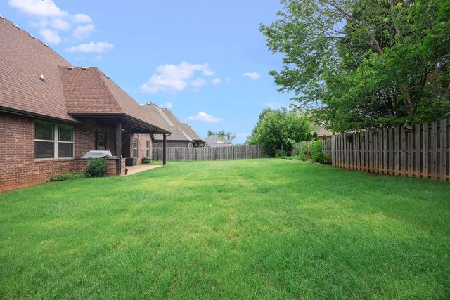 1011 Hunters Pointe, Bentonville, AR 72713