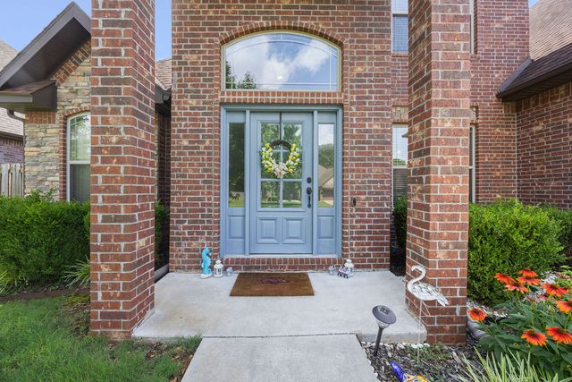 1011 Hunters Pointe, Bentonville, AR 72713