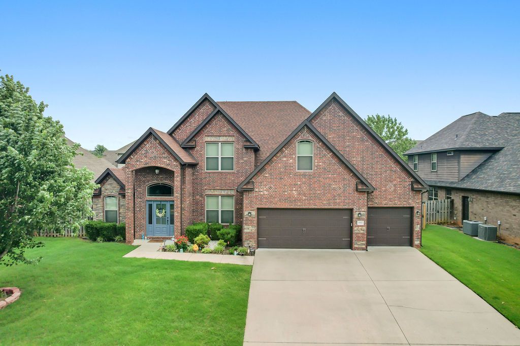 1011 Hunters Pointe, Bentonville, AR 72713