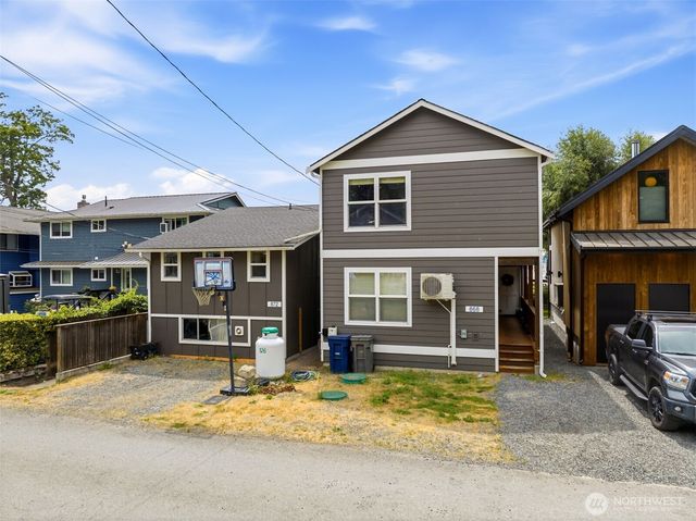 868 + 872 Juniper Pointe Lane, Camano Island, WA 98282