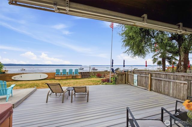 868 + 872 Juniper Pointe Lane, Camano Island, WA 98282