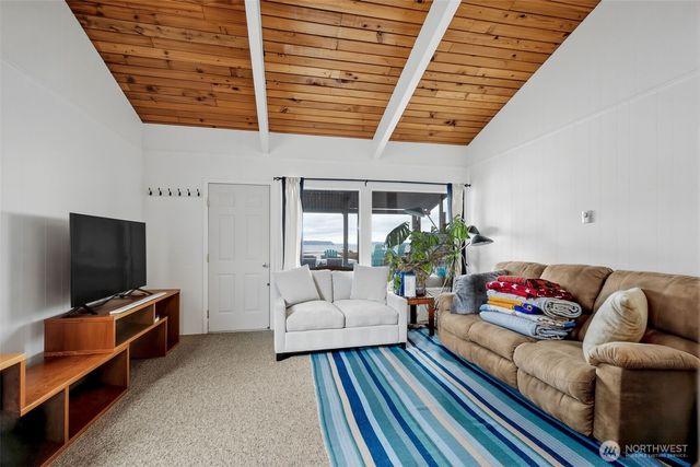 868 + 872 Juniper Pointe Lane, Camano Island, WA 98282