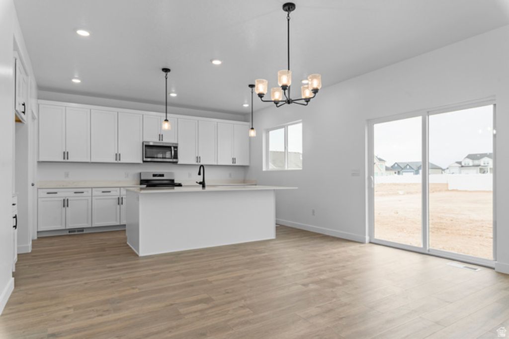 Image 8 of property listing at 795 W CHERRY ORCHARD LN #130, Grantsville, UT 84029