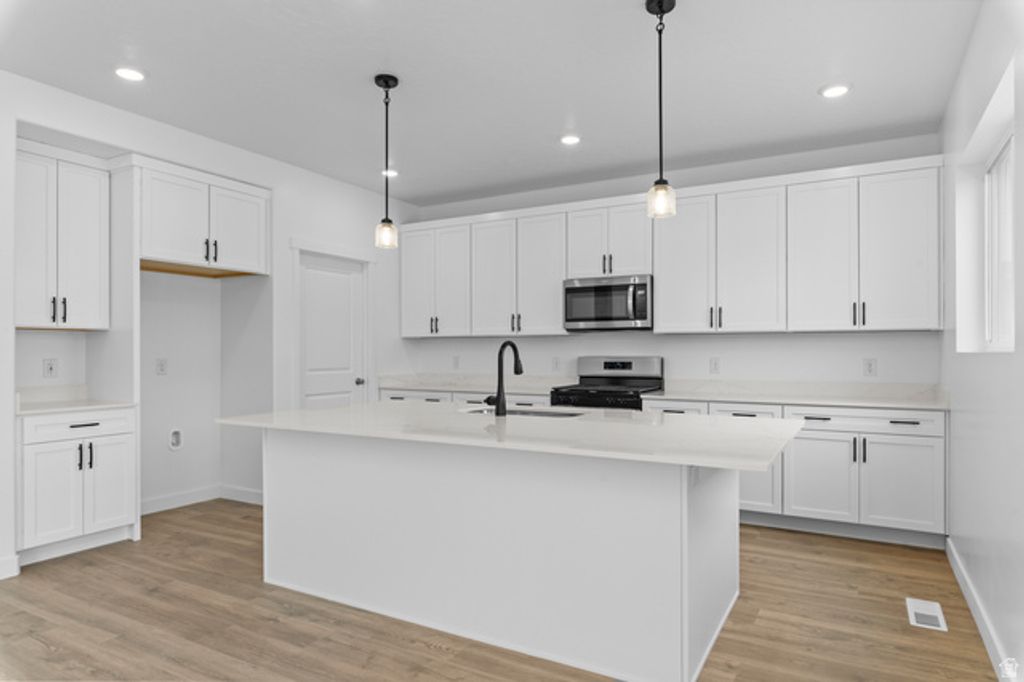 Image 9 of property listing at 795 W CHERRY ORCHARD LN #130, Grantsville, UT 84029