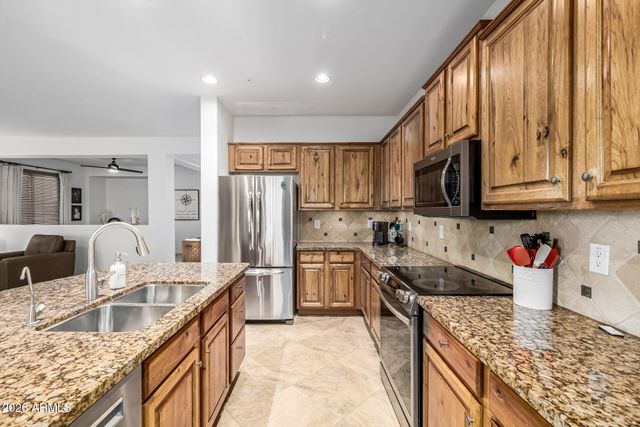 13081 W TYLER Trail, Peoria, AZ 85383