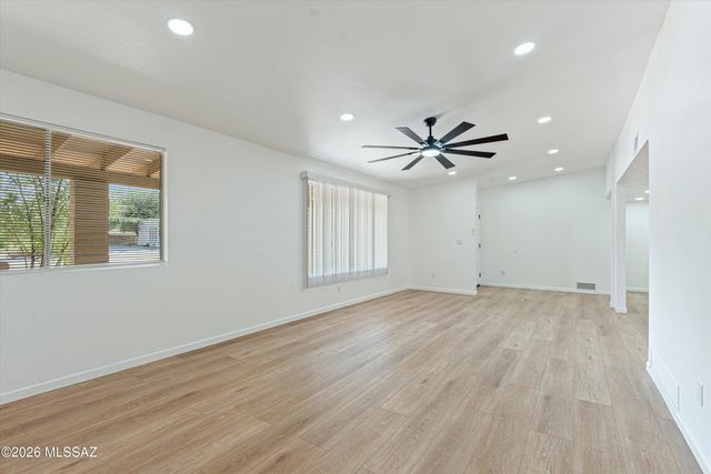 8430 E Albion Place, Tucson, AZ 85715