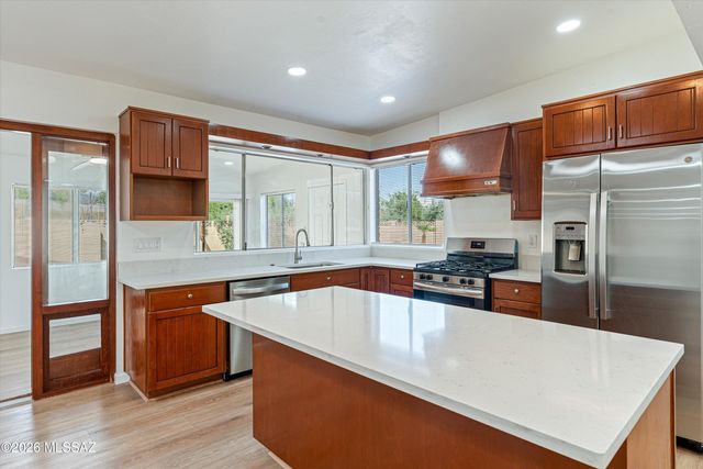 8430 E Albion Place, Tucson, AZ 85715