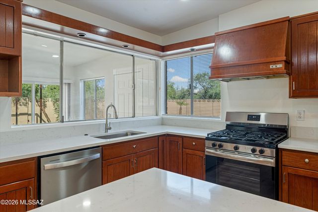 8430 E Albion Place, Tucson, AZ 85715
