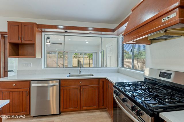 8430 E Albion Place, Tucson, AZ 85715