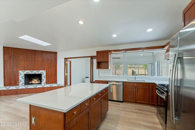 8430 E Albion Place, Tucson, AZ 85715