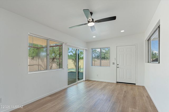 8430 E Albion Place, Tucson, AZ 85715