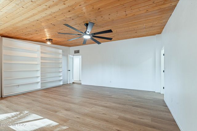 8430 E Albion Place, Tucson, AZ 85715
