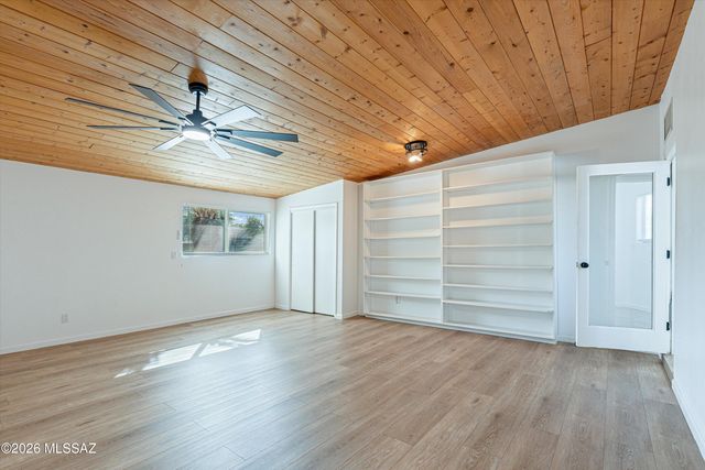 8430 E Albion Place, Tucson, AZ 85715