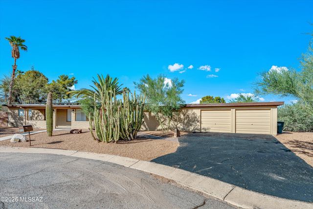 8430 E Albion Place, Tucson, AZ 85715