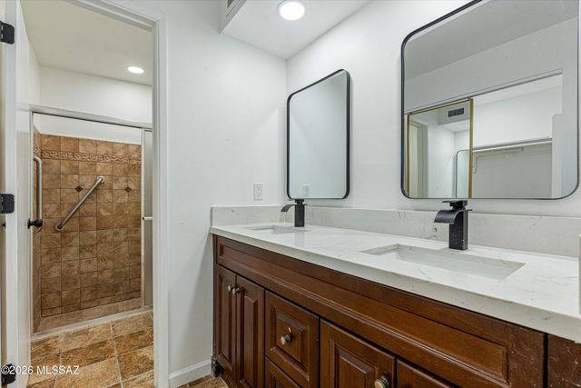 8430 E Albion Place, Tucson, AZ 85715