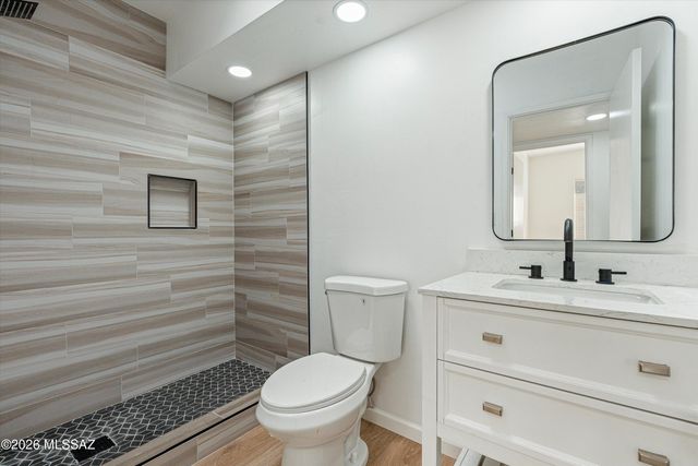 8430 E Albion Place, Tucson, AZ 85715