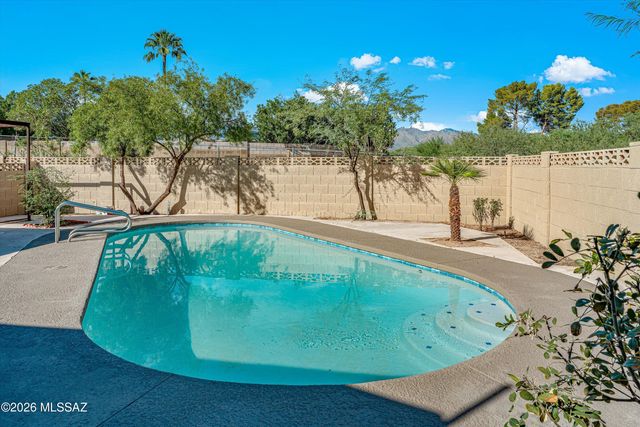 8430 E Albion Place, Tucson, AZ 85715
