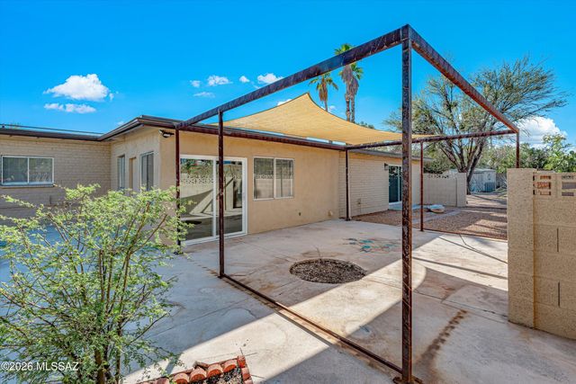 8430 E Albion Place, Tucson, AZ 85715