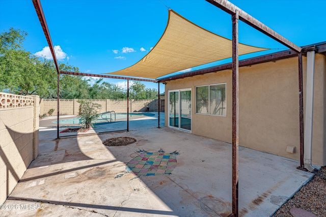 8430 E Albion Place, Tucson, AZ 85715
