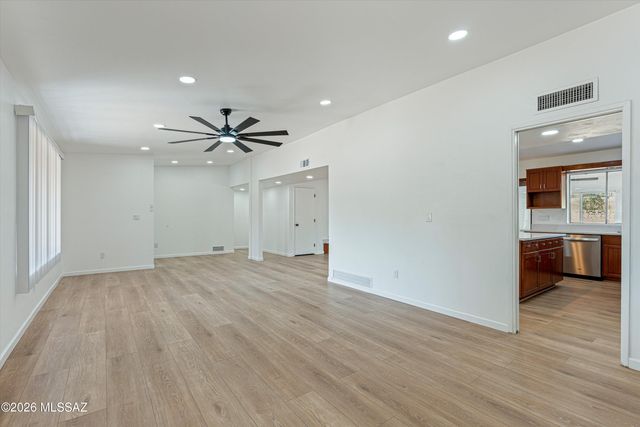 8430 E Albion Place, Tucson, AZ 85715
