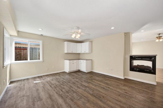 8314 Bramble Bush Cir, Antelope, CA 95843