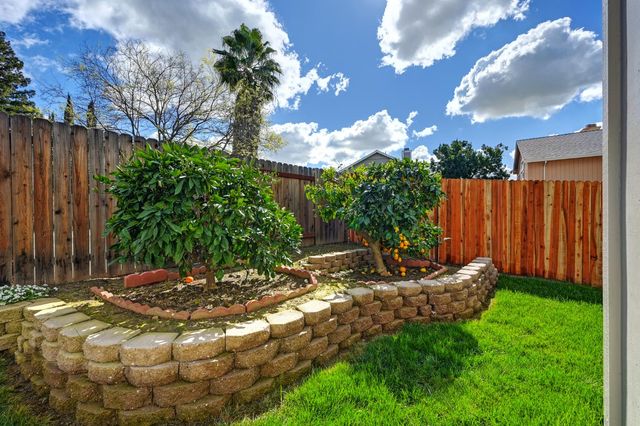 8314 Bramble Bush Cir, Antelope, CA 95843