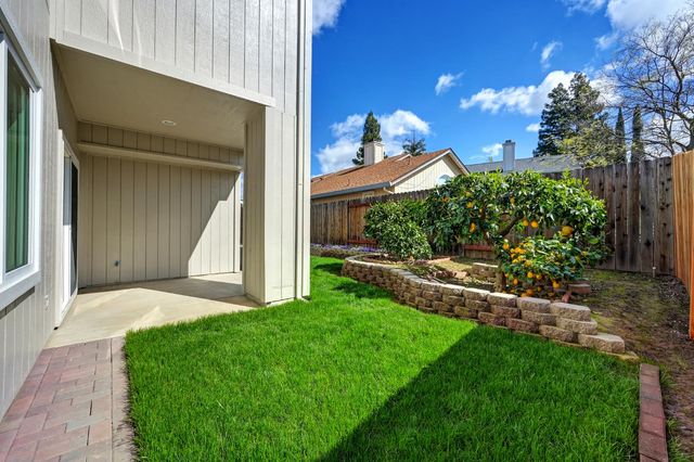 8314 Bramble Bush Cir, Antelope, CA 95843