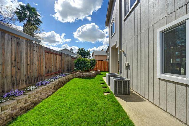 8314 Bramble Bush Cir, Antelope, CA 95843