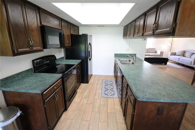 5439 LADY BUG LN 2, Wesley Chapel, FL 33543