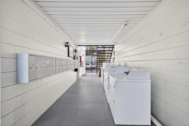 2808 W AZEELE STREET 205, Tampa, FL 33609