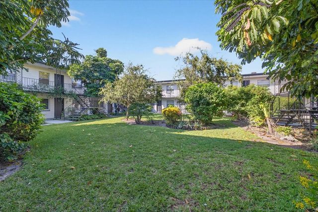 2808 W AZEELE STREET 205, Tampa, FL 33609