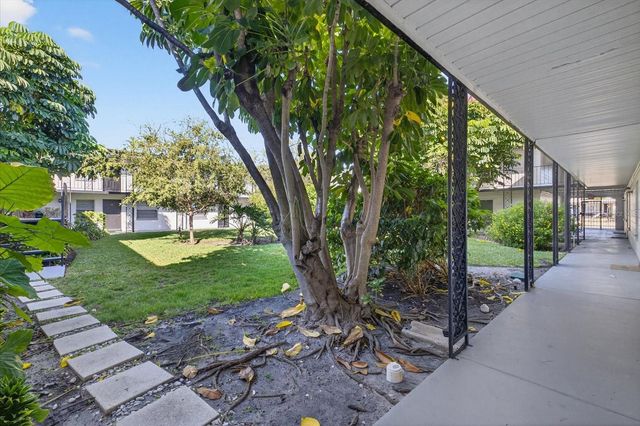 2808 W AZEELE STREET 205, Tampa, FL 33609