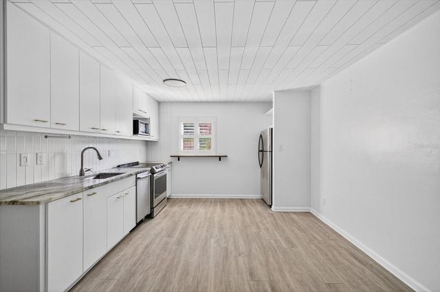 2808 W AZEELE STREET 205, Tampa, FL 33609