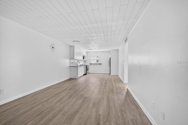 2808 W AZEELE STREET 205, Tampa, FL 33609