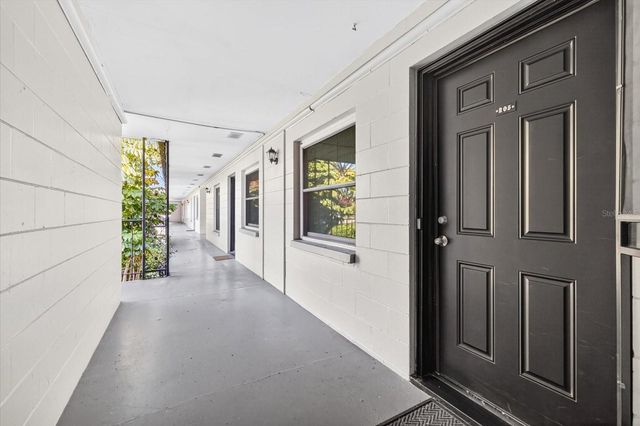 2808 W AZEELE STREET 205, Tampa, FL 33609