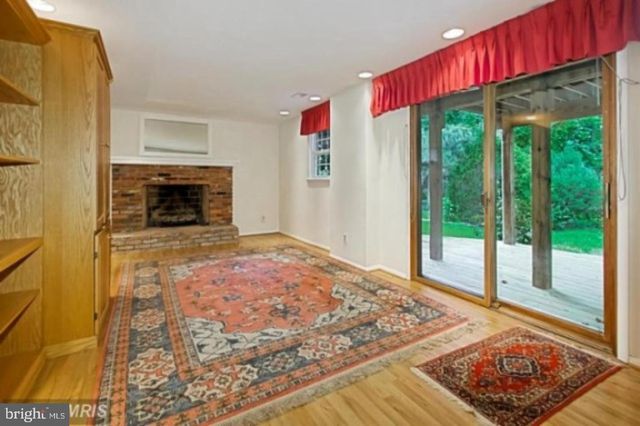 6522 TRUMAN LN, Falls Church, VA 22043