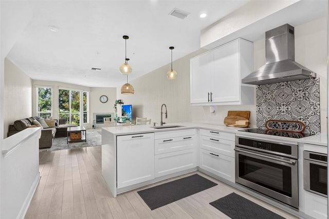 106 BRENT CIRCLE, Oldsmar, FL 34677