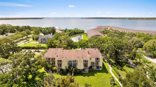 106 BRENT CIRCLE, Oldsmar, FL 34677