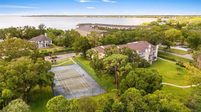 106 BRENT CIRCLE, Oldsmar, FL 34677
